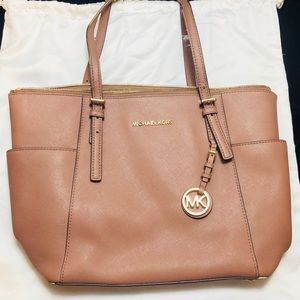 Micheal Kors Jet Setter